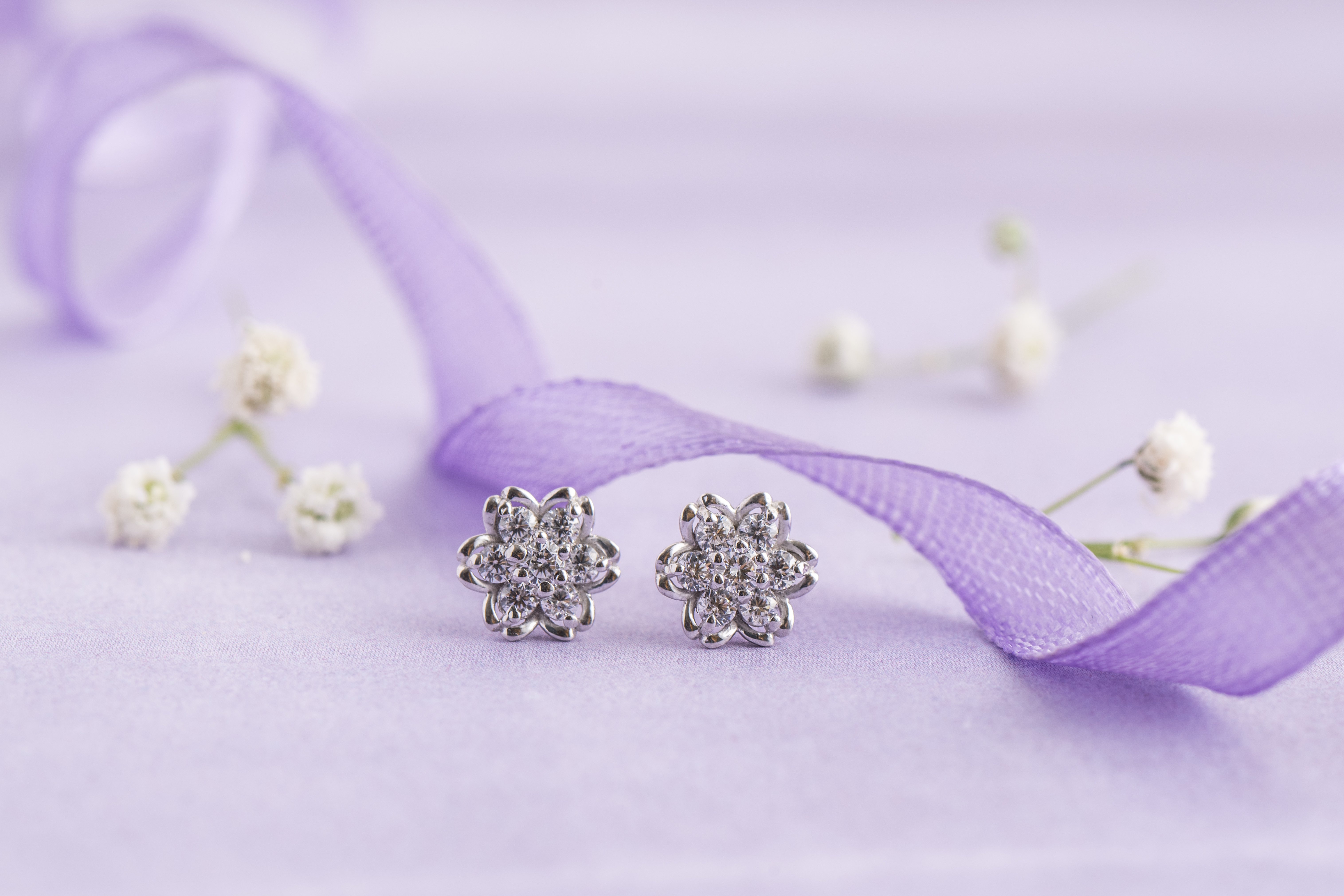 Beautiful flower silver stud earrings